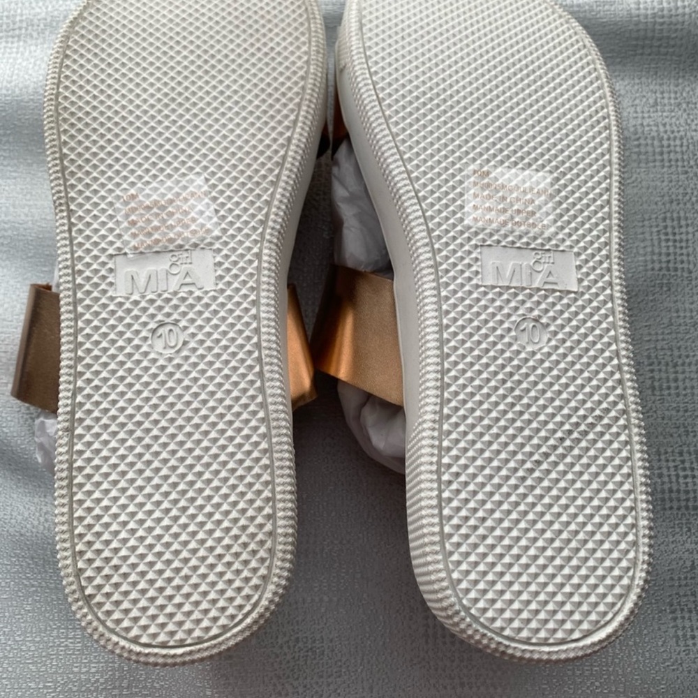 Gold Platform Sandals - Picture 3 of 5
